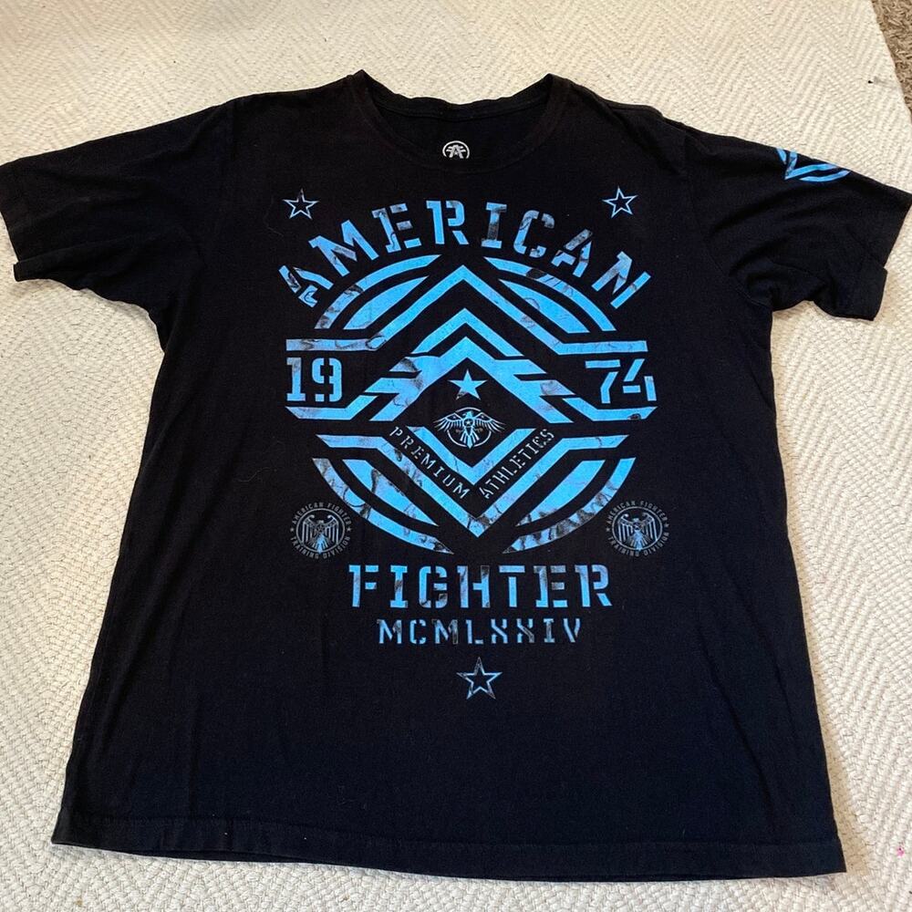 American Fighter 1974 Premium Athletics Graphic Tee XL Black Blue